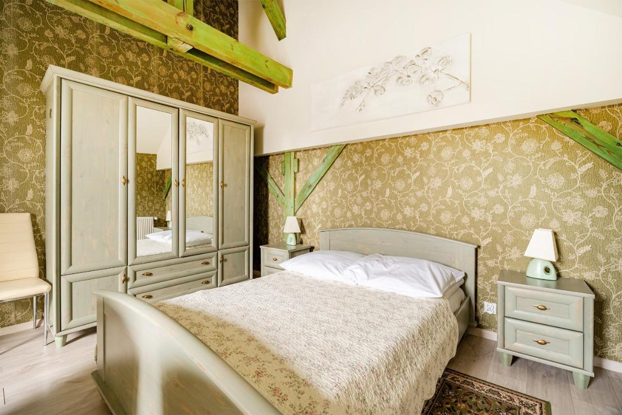 Hotel Pod Zamkiem オルシュティン エクステリア 写真